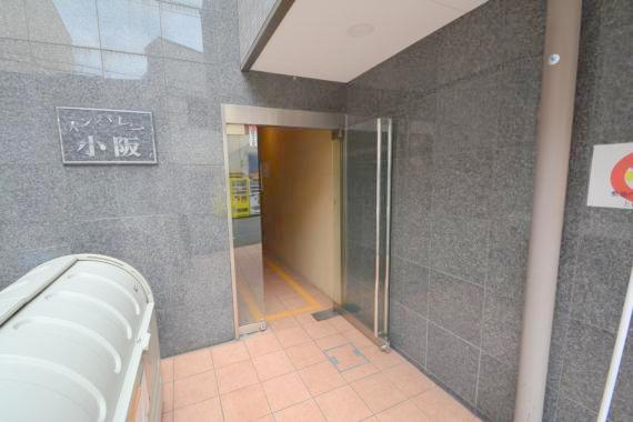 エントランス　エントランス周辺はいつもキレイに片付けられています。