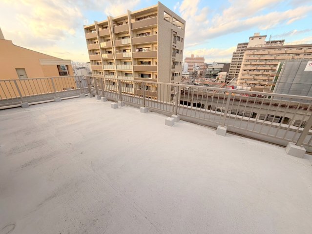 バルコニー　お布団を難なく干せるバルコニー付き