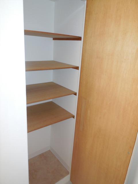 玄関　玄関横収納