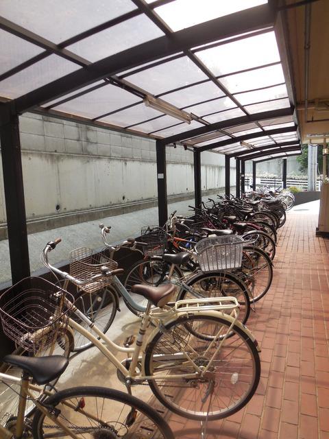駐車場　駐輪場完備
