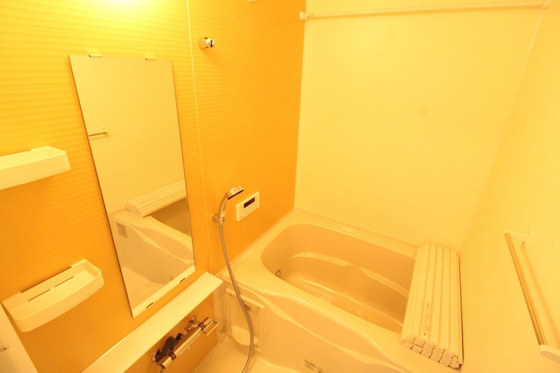 バス・シャワールーム　追い焚き付きのお風呂！