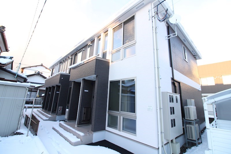 建物外観　築浅のアパート