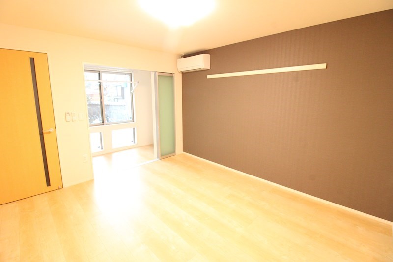 居室・リビング　明るい雰囲気のお部屋です！