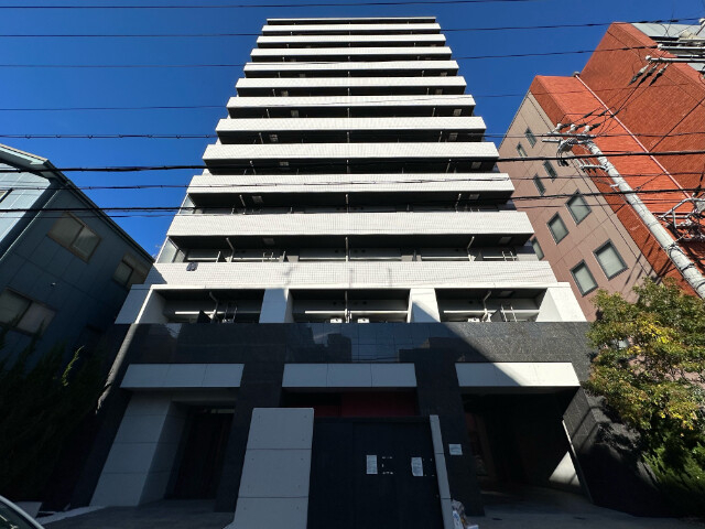 建物外観　シャープなデザインが印象的な洗練の住まい