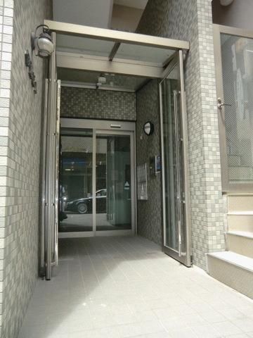 エントランス　オートロック完備