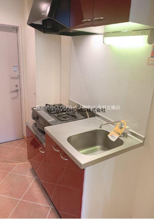 キッチン　教科書も趣味の道具もスッキリ。部屋を広く使える収納。