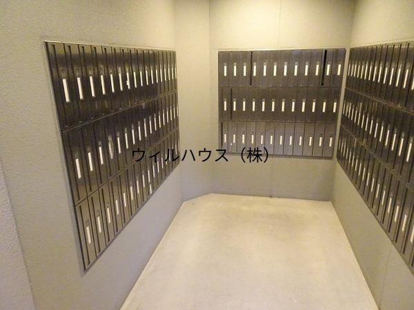 エントランス　集合ポスト