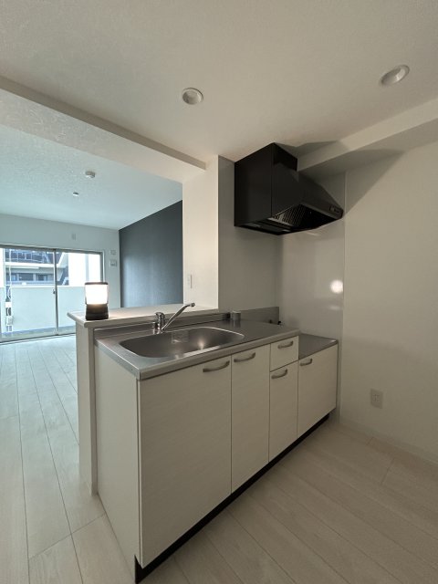 キッチン　※写真は建築中の他号室です