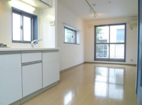 居室・リビング　☆明るい居室☆