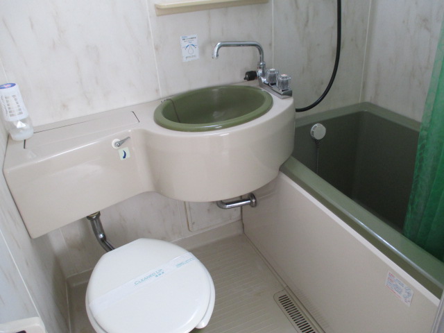 バス・シャワールーム　日々の疲れを癒すお風呂付です