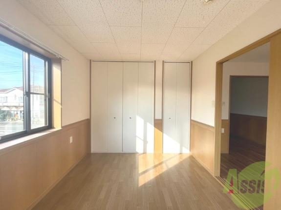 収納　クローゼットが付いているので、お洋服はこちらに。