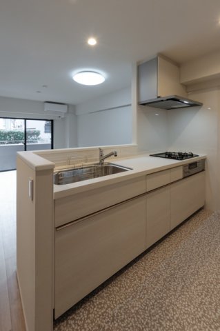 キッチン　※写真は同タイプ住戸です。