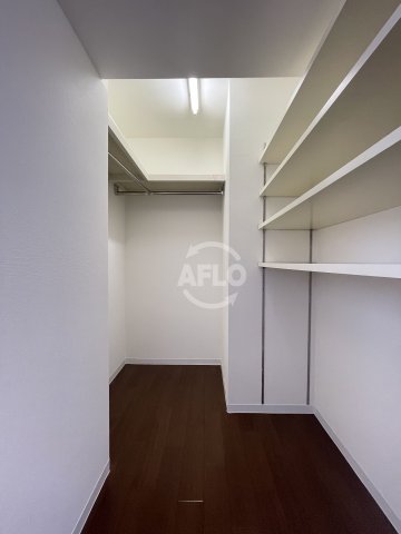 収納　南堀江プライマリーワン　ウォークインクローゼット