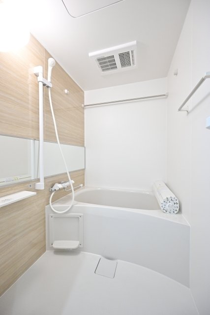 バス・シャワールーム　ゆったり過ごせるお風呂です。