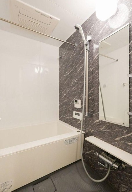 バス・シャワールーム　写真は同タイプ住居です。