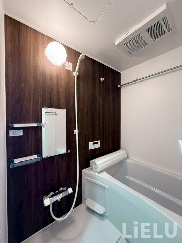 バス・シャワールーム　同シリーズ物件のモデルルームになります※現況優先