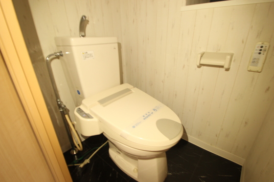 トイレ　※別のお部屋の写真です。