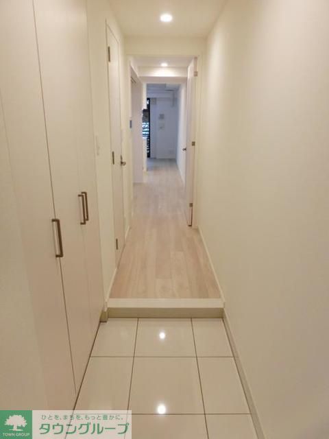 玄関　※写真は同タイプ住戸です。