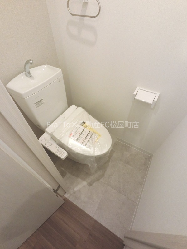 トイレ　トイレ（ウォシュレット付き）