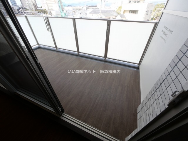バルコニー　同シリーズ別部屋仕様写真となります。