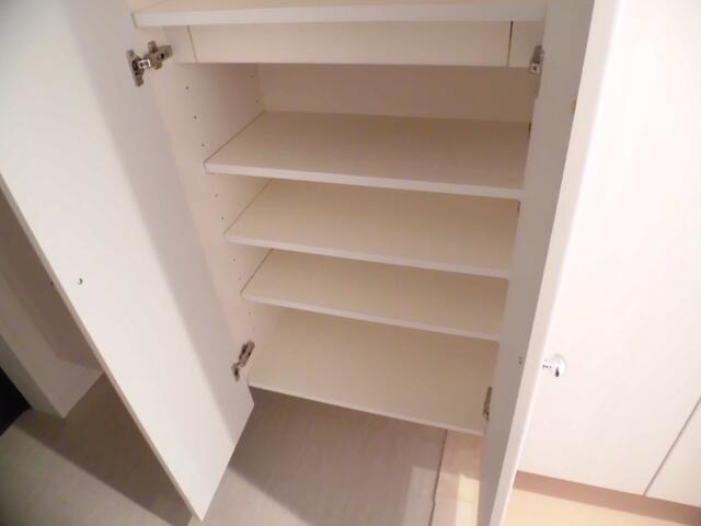 収納　シューズボックスです♪