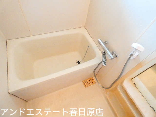 バス・シャワールーム　ワイドな浴槽