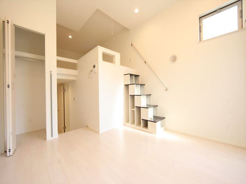 居室・リビング　洋室6帖　ロフト5.9帖（収納にも寝室にも使えます）