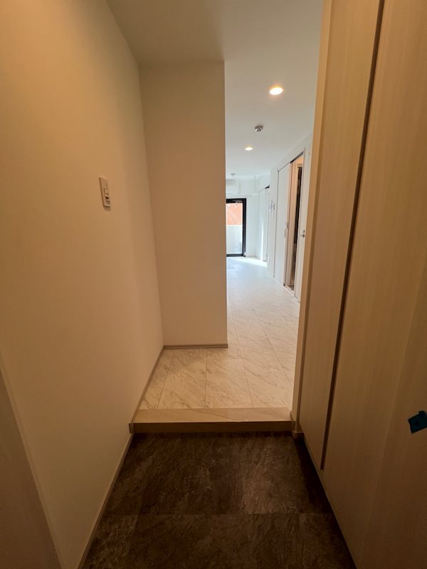 玄関　※参考写真