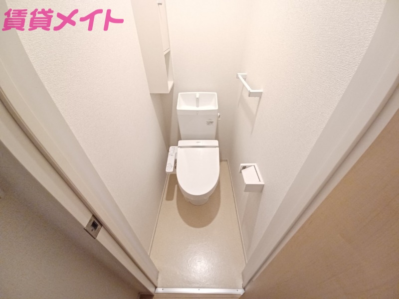 トイレ　同物件別室反転タイプ画像