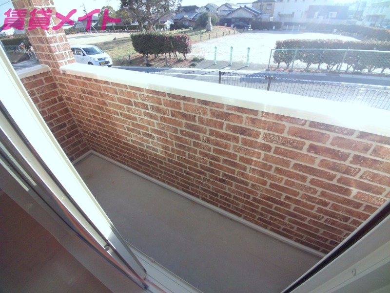 バルコニー　同物件別室反転タイプ画像