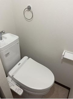 トイレ　※同仕様写真