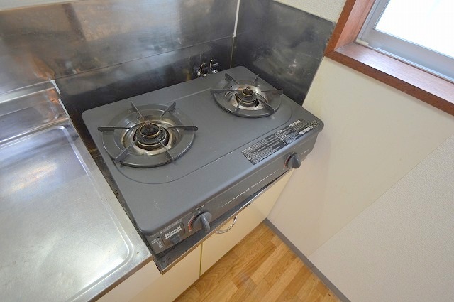 キッチン　コンパクトなキッチンで掃除もラクラク