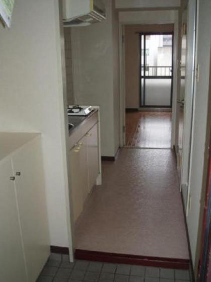 玄関　※別号室の写真です。