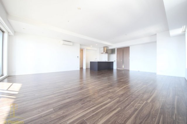 収納　リバーサイドタワー中之島