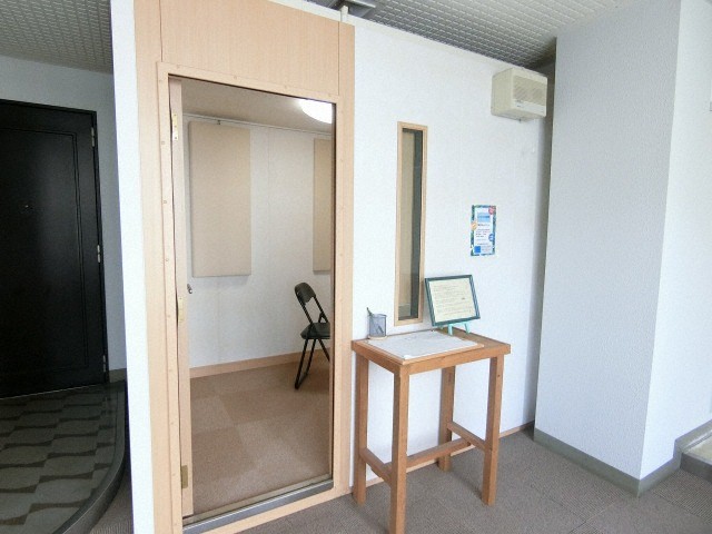 ロビー　共用部分に防音室有ります♪