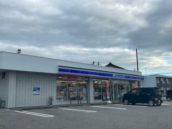 コンビニ　ローソン婦中鵜坂店（コンビニ）まで703m
