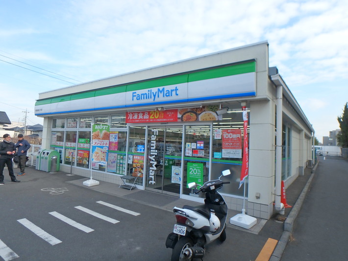 コンビニ　ファミリーマート 荏田西4丁目店（コンビニ）まで355m