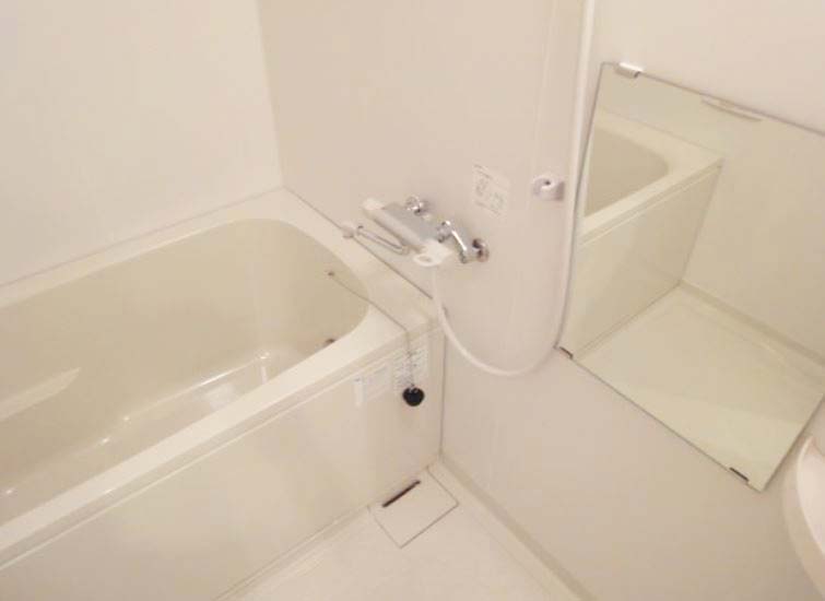 バス・シャワールーム　★ゆったりとできる広さの浴槽★