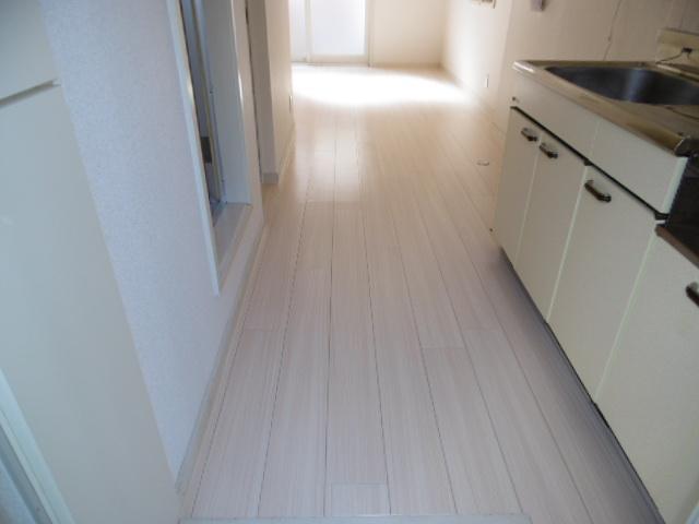 玄関　玄関からキッチン