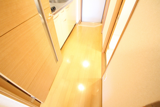 居室・リビング　洋室からのアングル