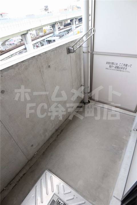 バルコニー　お洗濯にも便利なバルコニー付き