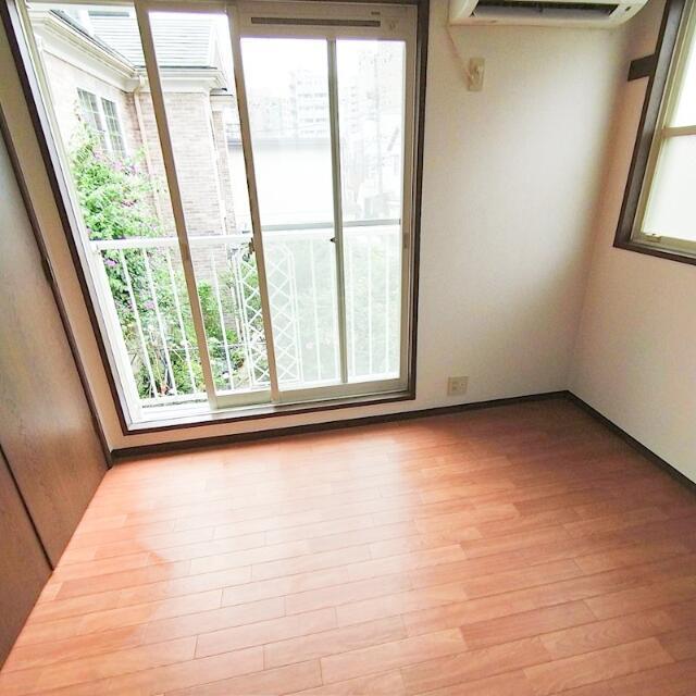 居室・リビング　?