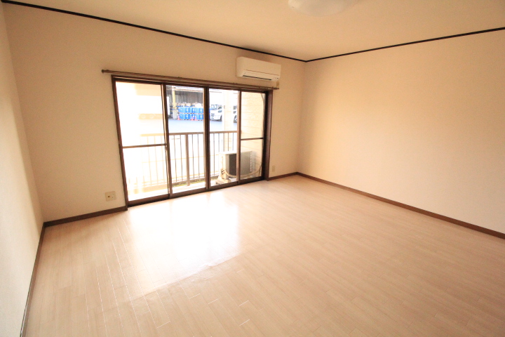 居室・リビング　広々とした洋室☆