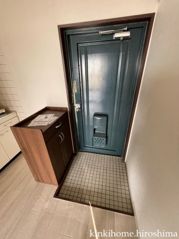 玄関　※別号室の写真です。