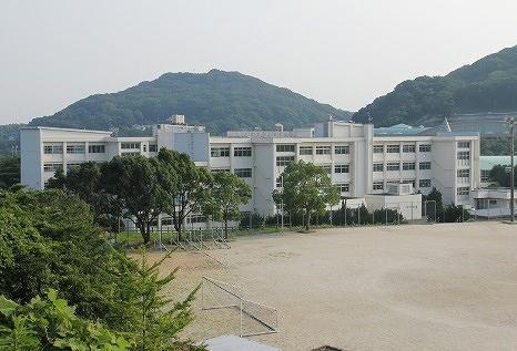 中学校　水巻町立水巻中学校（中学校）まで2100m