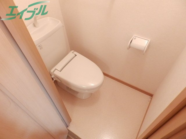 トイレ　同型参考写真