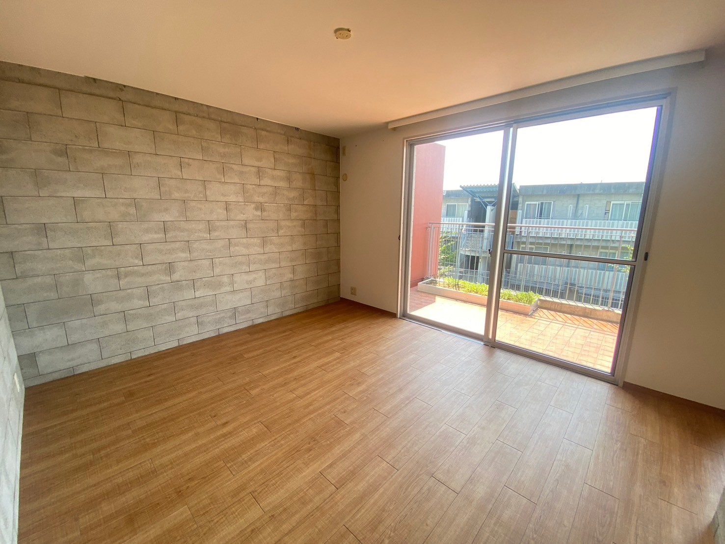 居室・リビング　※他号室参考写真