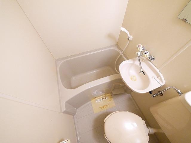 バス・シャワールーム　日々の疲れを癒すお風呂付です