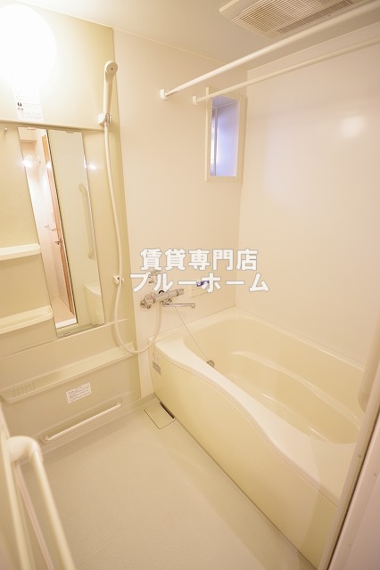 バス・シャワールーム　追炊き・浴室乾燥機能付き！