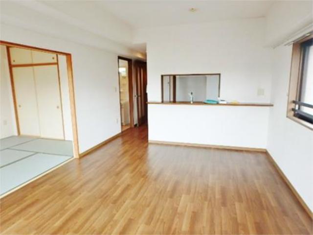 居室・リビング　角部屋参考写真です